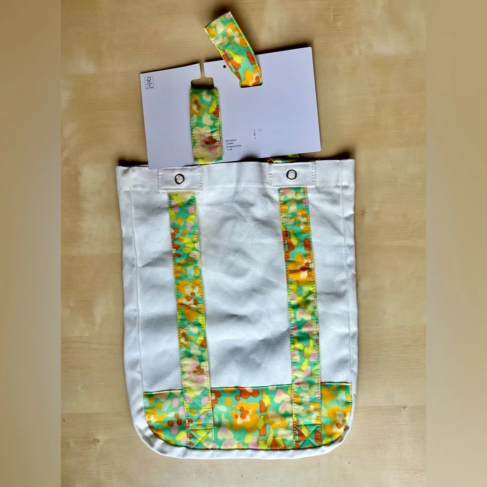 Girls White Canvas Convertible Tote Bag/Backpack Retro Floral Appliqué